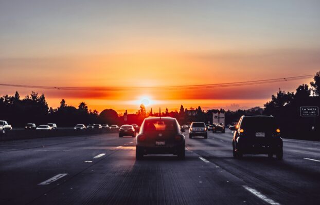 New Standpoint! The EU wants to keep the door open for combustion engines through e-fuels. But are e-fuels really the right solution for road transport?